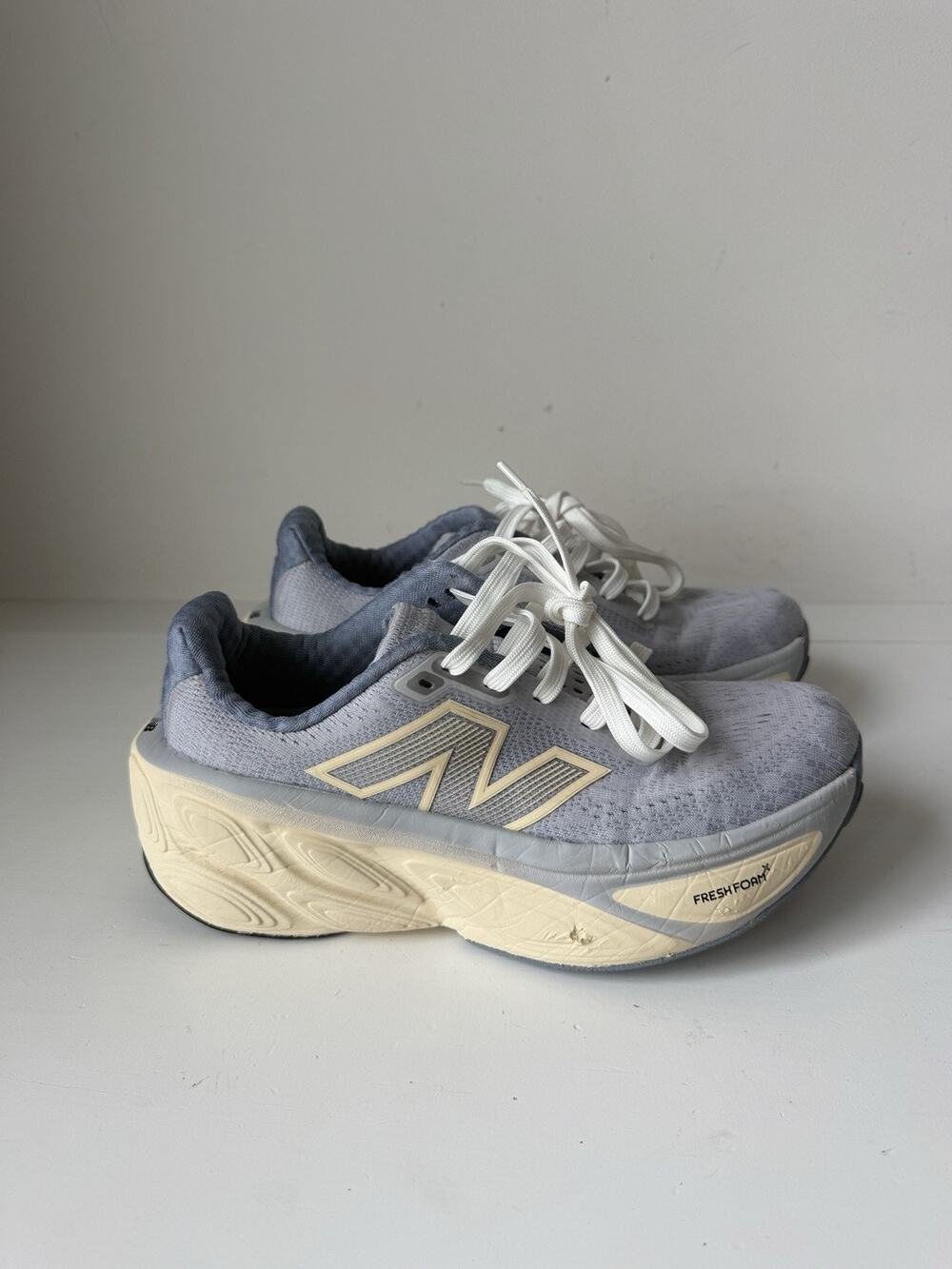 New Balance Fresh Foam X More v5 Women's Mesh Sneakers Light Blue Cushioned Sz 8